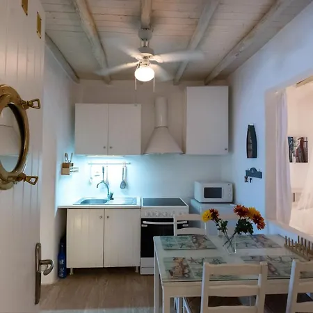 Admiralty House * Agios Ioannis Diakoftis